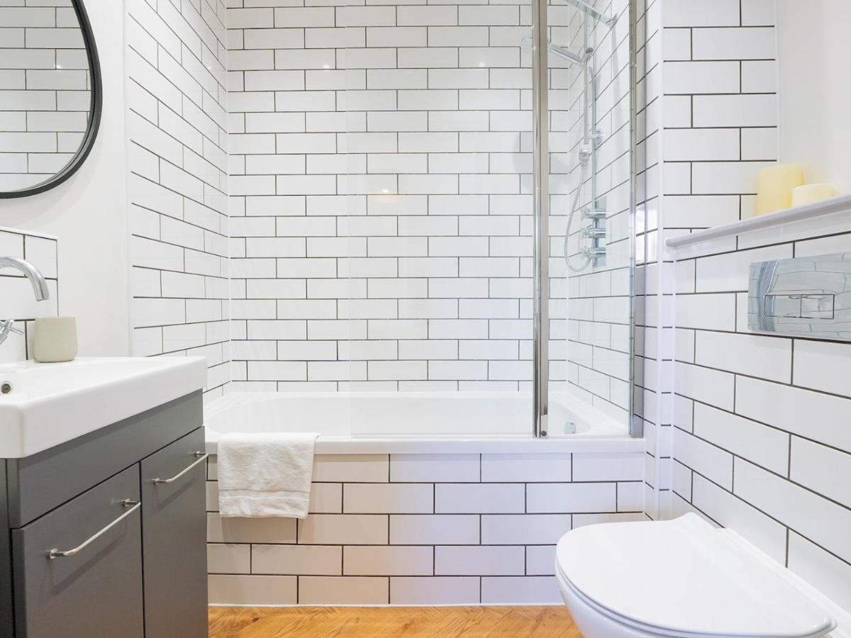Ferienwohnung Pass The Keys Stunning 2 Bed Retreat In The Heart Of Bath Exterior foto