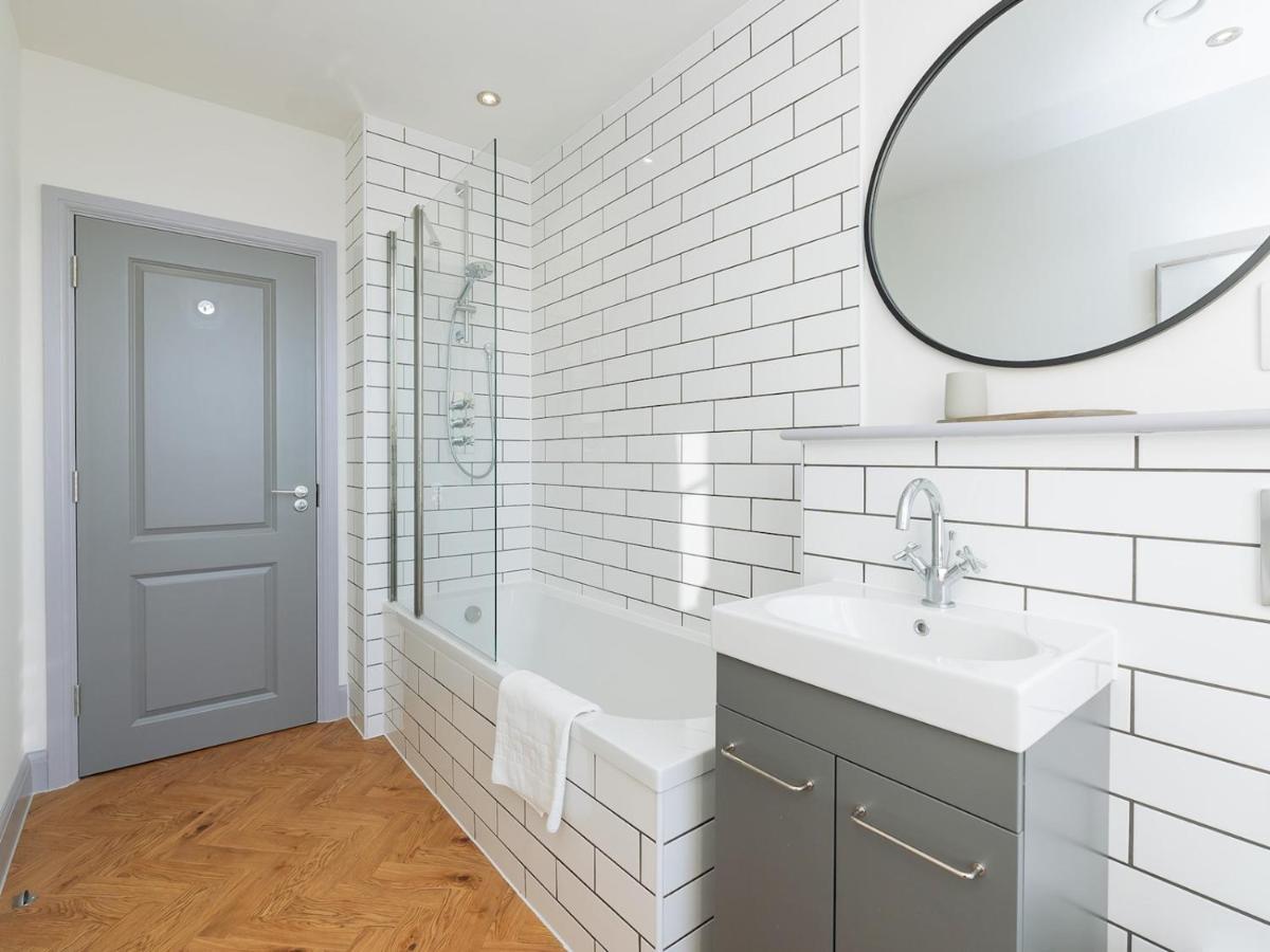 Ferienwohnung Pass The Keys Stunning 2 Bed Retreat In The Heart Of Bath Exterior foto