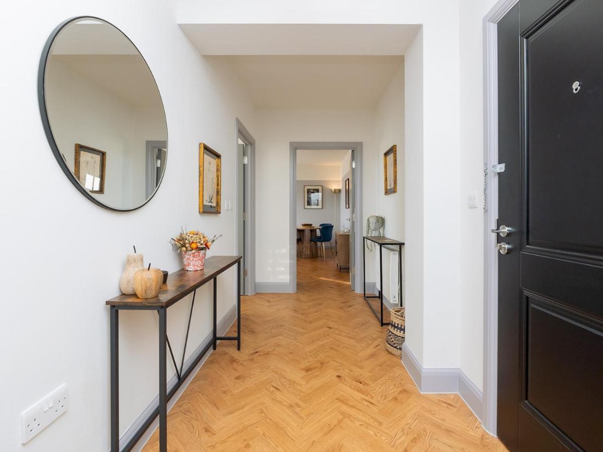 Ferienwohnung Pass The Keys Stunning 2 Bed Retreat In The Heart Of Bath Exterior foto