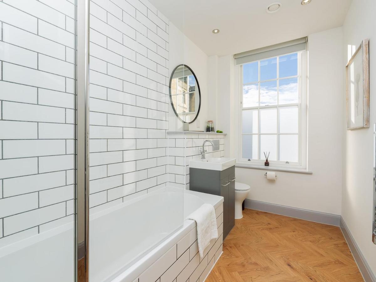 Ferienwohnung Pass The Keys Stunning 2 Bed Retreat In The Heart Of Bath Exterior foto
